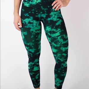 Fleo ivy mist apex leggings. Near perfect condition. Lightly used.